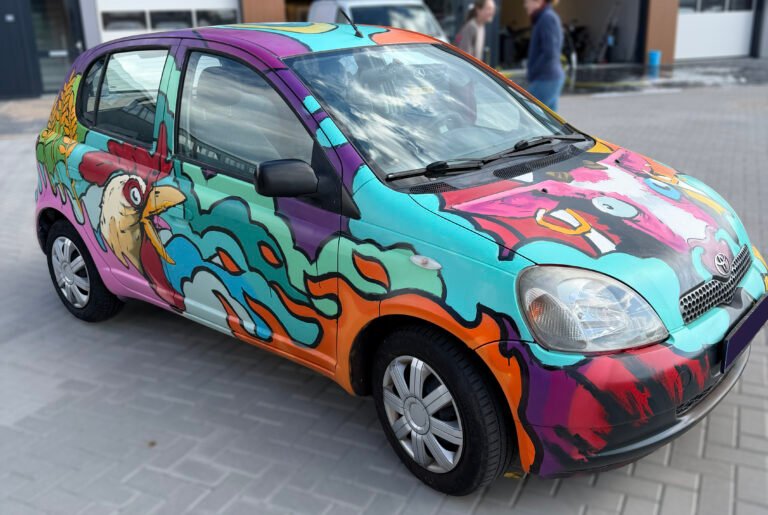 Nadiyaris painted car by Studio Windii